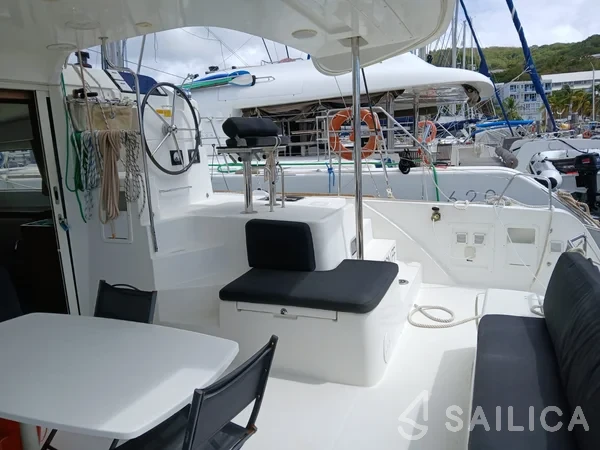 Lagoon 40 - Yacht Charter Sailica
