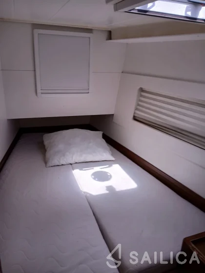 Lagoon 42 - Yacht Charter Sailica