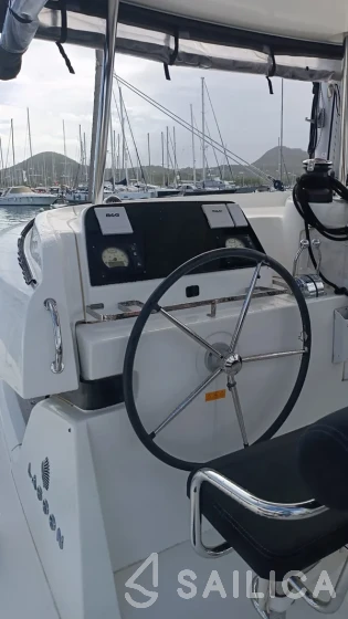Lagoon 42 - Yacht Charter Sailica