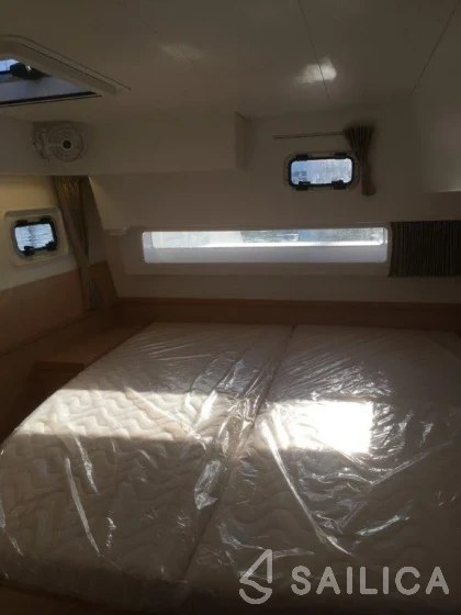 Lagoon 42 - Yacht Charter Sailica