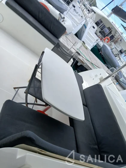 Lagoon 42 - Yacht Charter Sailica