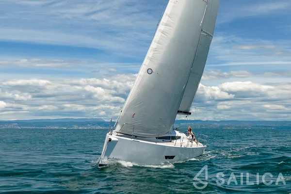 Elan E5 - Yacht Charter Sailica
