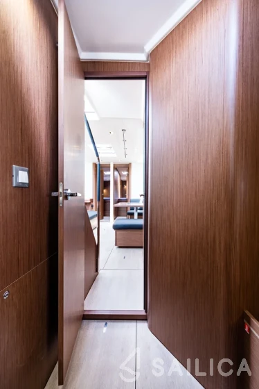 Oceanis 51.1 - Yacht Charter Sailica