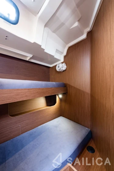 Oceanis 51.1 - Yacht Charter Sailica