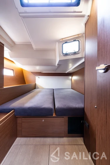 Oceanis 51.1 - Yacht Charter Sailica