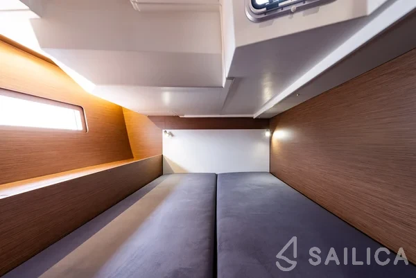 Oceanis 51.1 - Yacht Charter Sailica