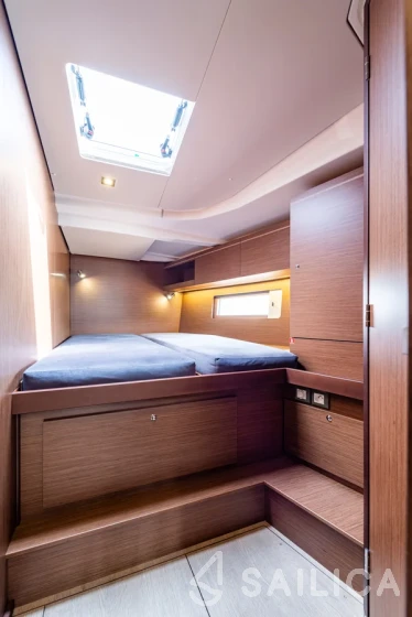 Oceanis 51.1 - Yacht Charter Sailica