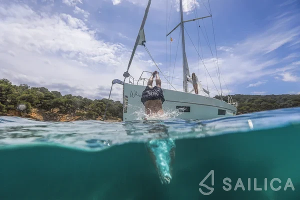 Bavaria C45 - Yacht Charter Sailica