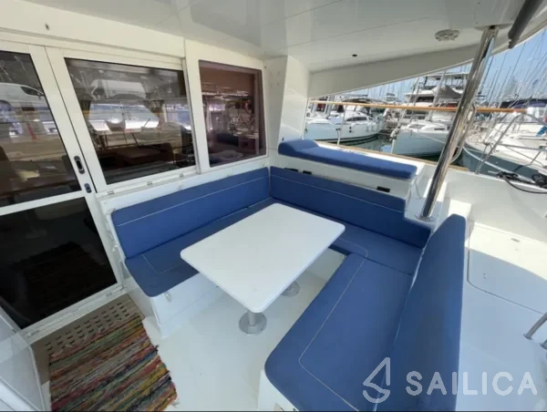 Lagoon 400 S2 - Yacht Charter Sailica