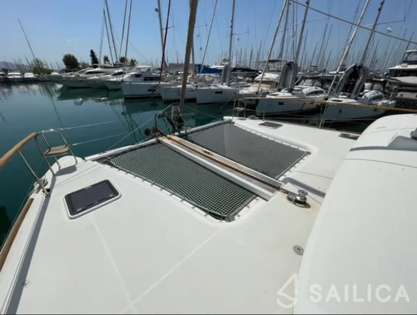 Lagoon 400 S2 - Yacht Charter Sailica