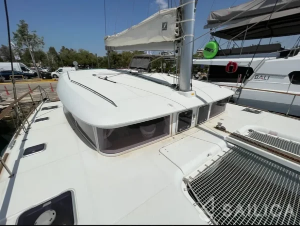 Lagoon 400 S2 - Yacht Charter Sailica