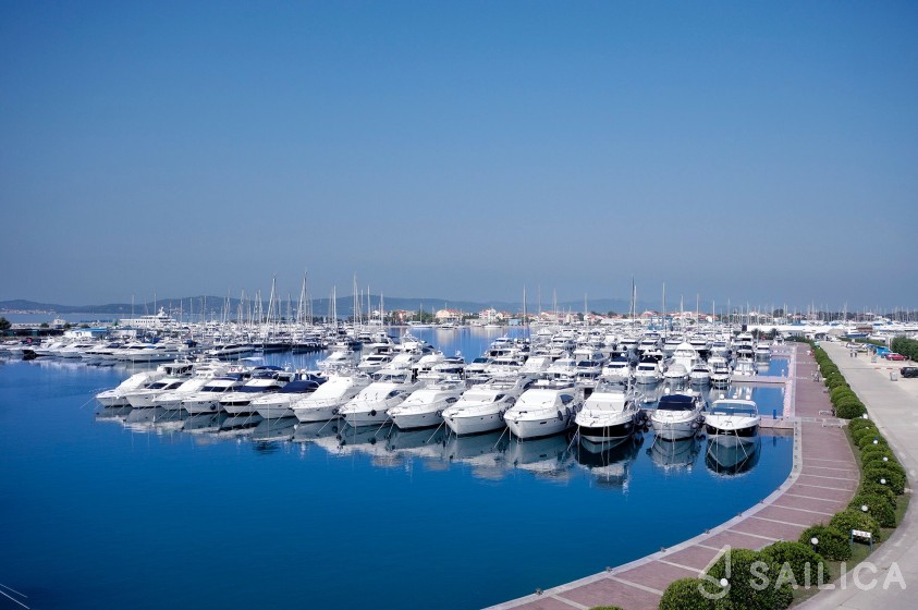 Dufour 470 - Yacht Charter Sailica