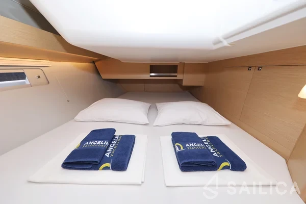 Dufour 430 Grand Large - Yacht Charter Sailica