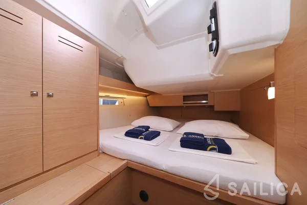 Dufour 430 Grand Large - Yacht Charter Sailica