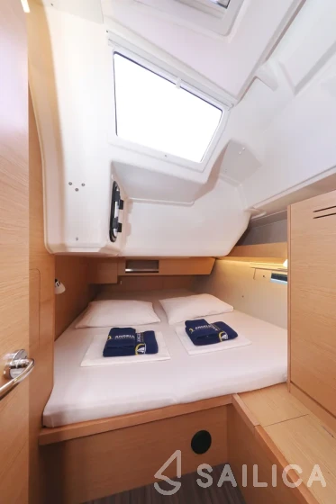Dufour 430 Grand Large - Yacht Charter Sailica