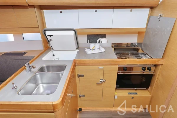 Dufour 412 GL - Yacht Charter Sailica