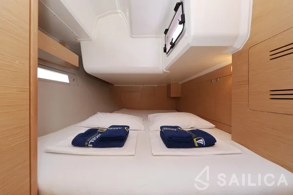 Dufour 412 GL - Yacht Charter Sailica