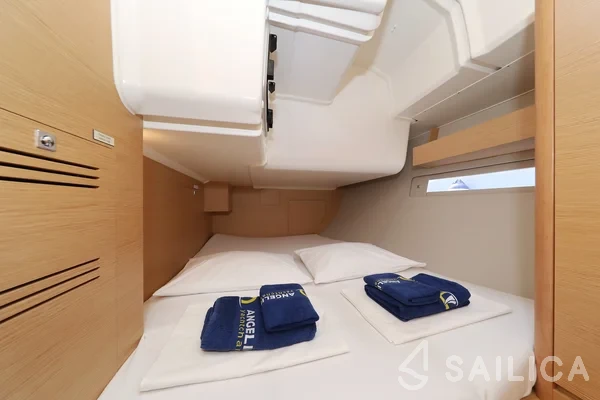 Dufour 412 GL - Yacht Charter Sailica