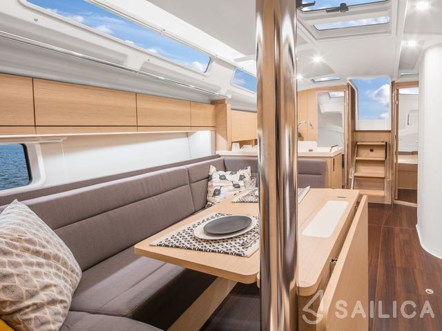 Hanse 418 - Yacht Charter Sailica