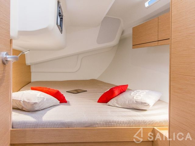 Hanse 418 - Yacht Charter Sailica