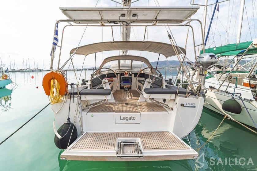 Hanse 418 - Yacht Charter Sailica