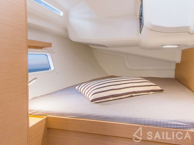 Hanse 418 - Yacht Charter Sailica