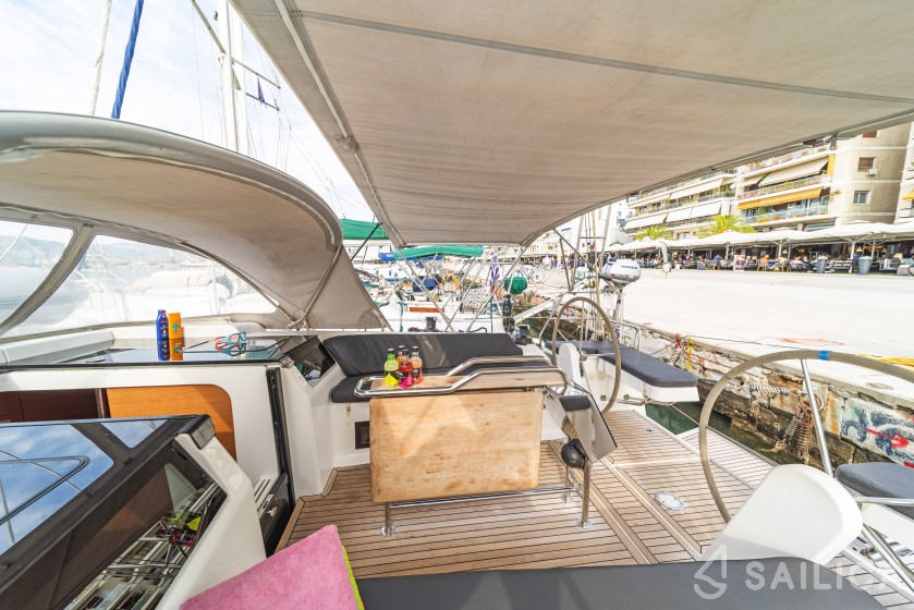 Hanse 418 - Yacht Charter Sailica