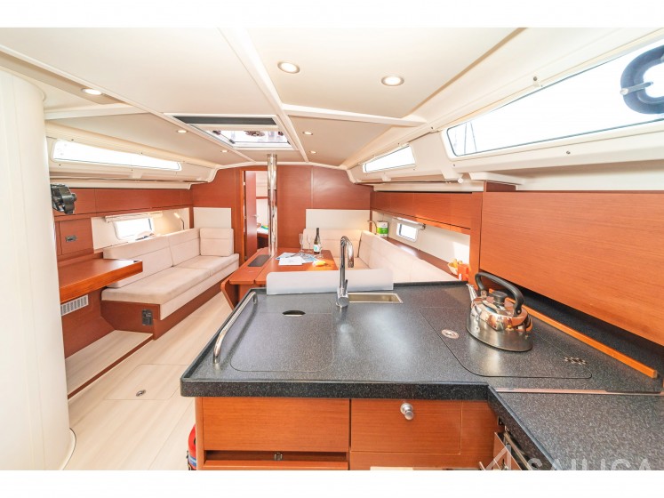 Hanse 418 - Yacht Charter Sailica