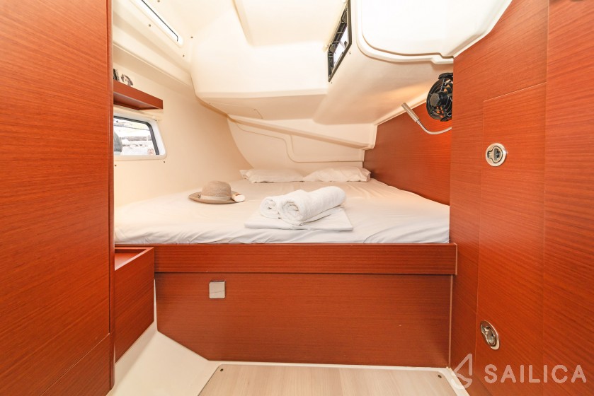 Hanse 418 - Yacht Charter Sailica