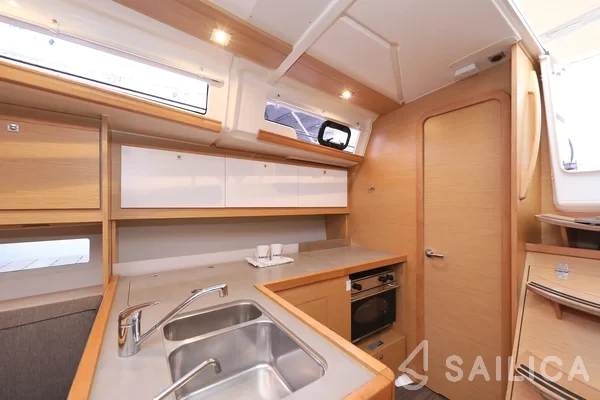 Dufour 390 Grand Large - Yacht Charter Sailica