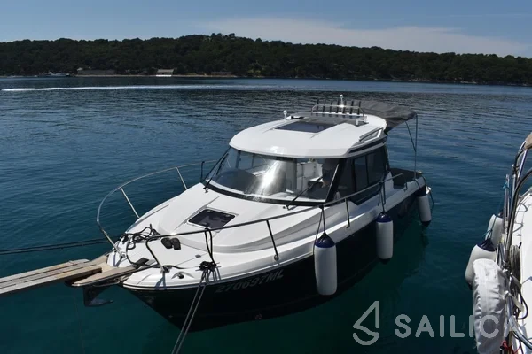 Merry Fisher 795 - Yacht Charter Sailica