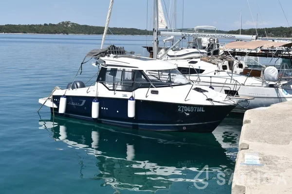 Merry Fisher 795 - Yacht Charter Sailica