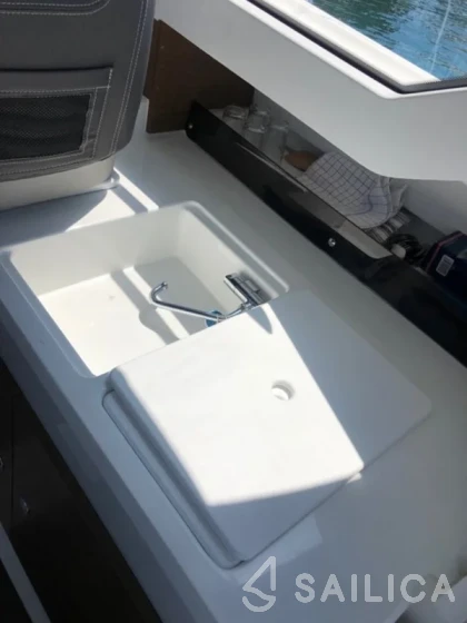 Merry Fisher 795 - Yacht Charter Sailica