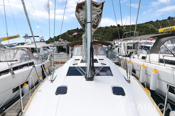 Elan Impression 40.1 - Yacht Charter Sailica