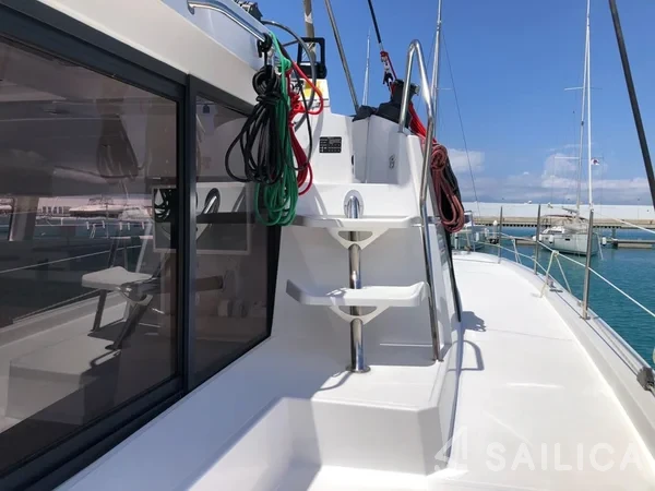 Bali 4.1 - Yacht Charter Sailica