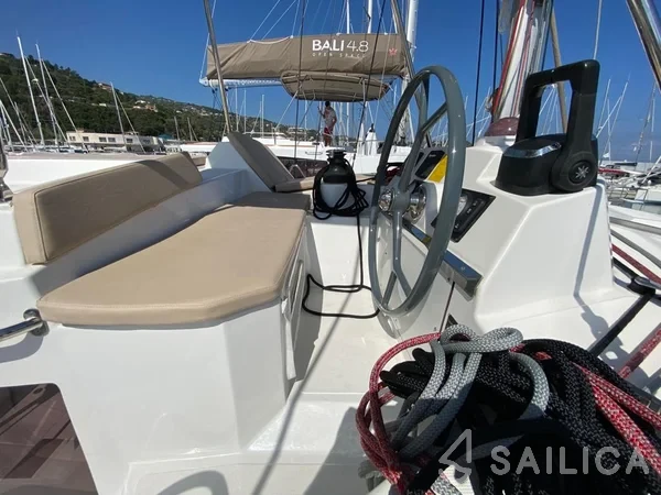 Bali 4.1 - Yacht Charter Sailica