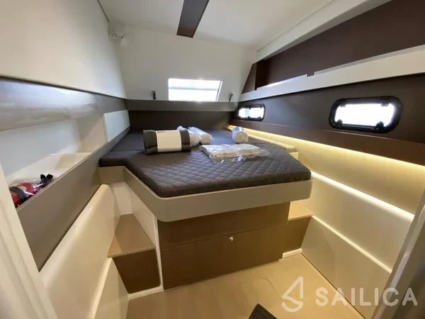Bali 4.1 - Yacht Charter Sailica