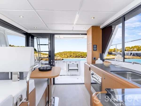 Swift Trawler 30 - Yacht Charter Sailica
