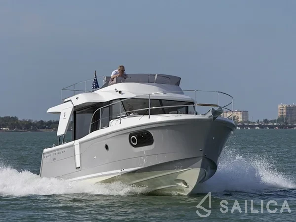 Swift Trawler 30 - Yacht Charter Sailica