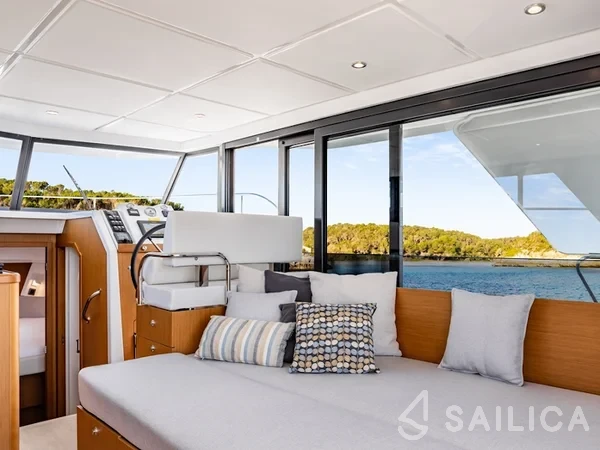 Swift Trawler 30 - Yacht Charter Sailica