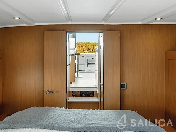 Swift Trawler 30 - Yacht Charter Sailica