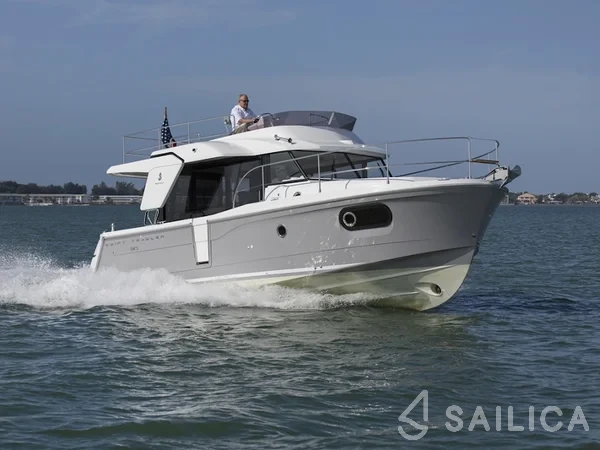 Swift Trawler 30 - Yacht Charter Sailica