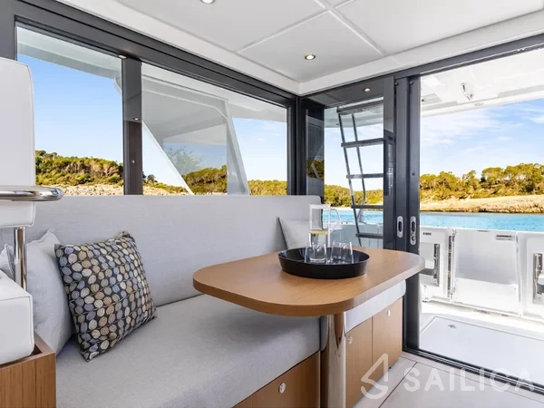 Swift Trawler 30 - Yacht Charter Sailica
