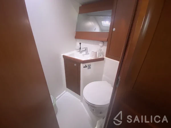 Oceanis 48 - Yacht Charter Sailica