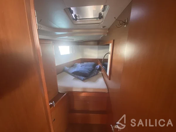 Oceanis 48 - Yacht Charter Sailica