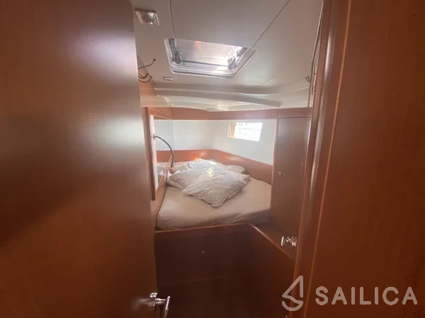 Oceanis 48 - Yacht Charter Sailica