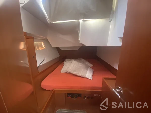 Oceanis 48 - Yacht Charter Sailica