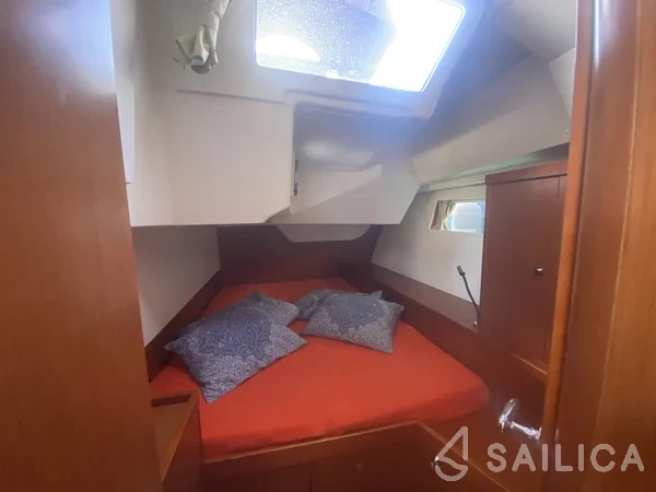 Oceanis 48 - Yacht Charter Sailica