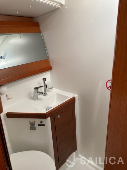 Oceanis 48 - Yacht Charter Sailica