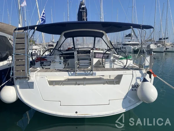 Oceanis 48 - Yacht Charter Sailica